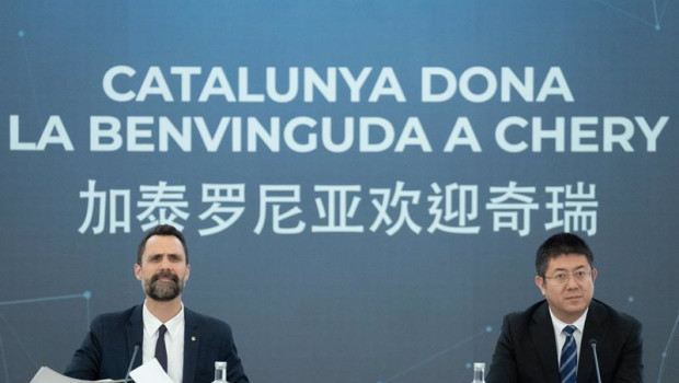 ep el conseller de empresa y trabajo roger torrent en una reunion con directivos de ebro y chery y