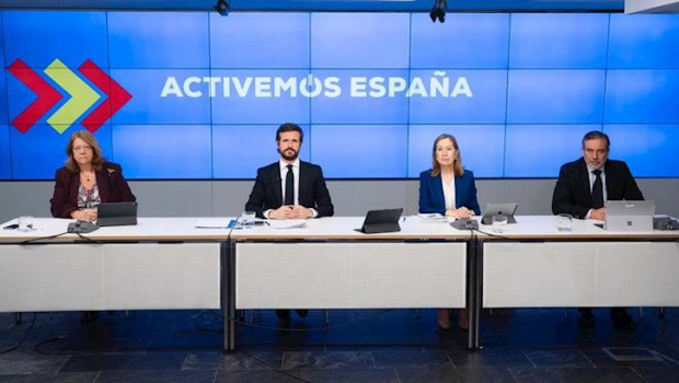 ep el lider del pp pablo casado junto a elvira rodriguez ana pastor y enrique lopez que coordinaran