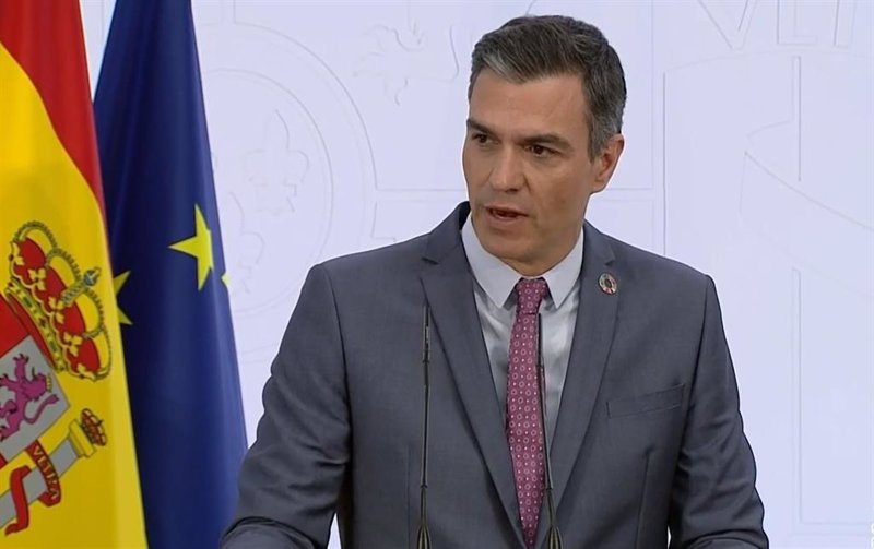 Sánchez se compromete a que la factura de la luz en 2021 acabe como en 2018