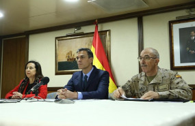 ep el presidente del gobierno pedro sanchez junto a la ministra de defensa margarita robles y el