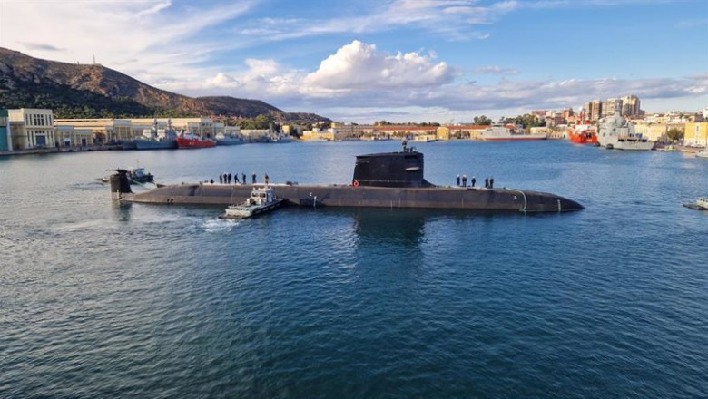 El submarino S-82 'Narciso Monturiol' en aguas de Cartagena | NAVANTIA ep el submarino s 82 narciso monturiol en aguas de cartagena