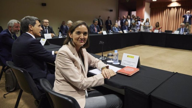 ep la ministra de industria reyes maroto durante la reunion de la junta de andalucia y el gobierno