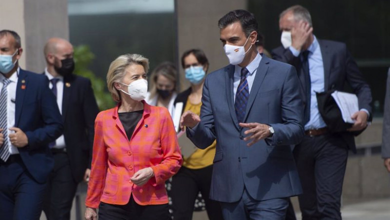 La presidenta de la Comisión Europea, Ursula von der Leyen y el presidente del Gobierno, Pedro Sánchez | EUROPA PRESS/A.Ortega.POOL - Europa Press ep la presidenta de la comision europea ursula von der leyen y el presidente del gobierno pedro