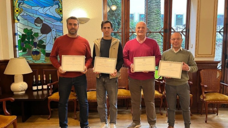 ep los representantes de las cuatro bodegas