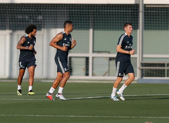 Marcelo, Casemiro y Kroos, durante un entrenamiento del Real Madrid | @REALMADRID ep marcelo casemirokroos duranteentrenamientoreal madrid