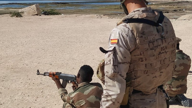 ep militar espanol en la mision de la ue en somalia