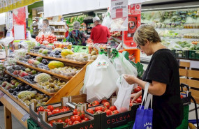ep seccion de fruteria de un supermercado
