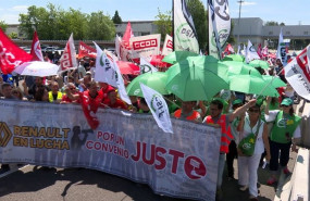 ep trabajadores de la factoria de renault en valladolid durante los paros para exigir la vuelta a