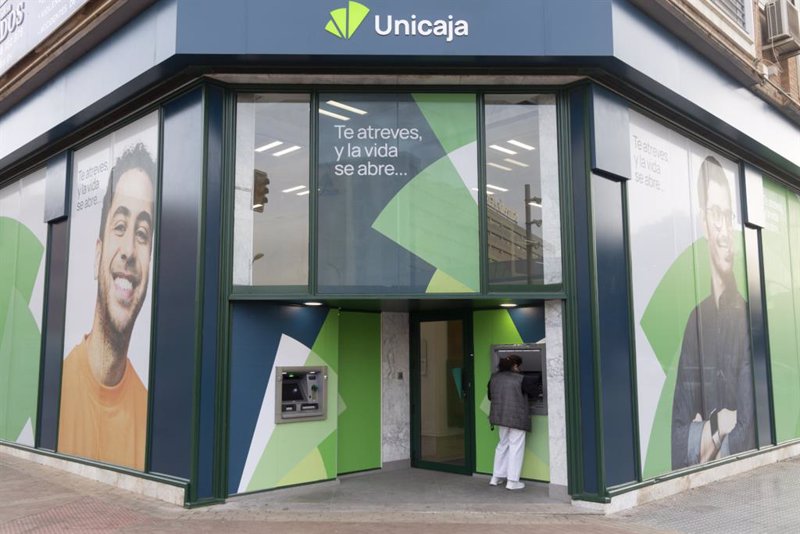 Unicaja amplía a empresas y autónomos el Plan Uni Seguro para facilitar el pago de pólizas