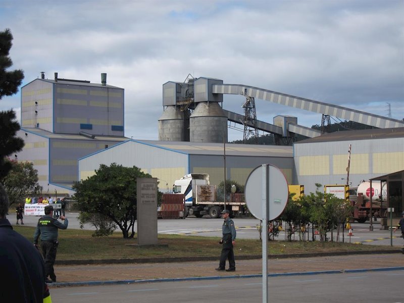 ep vista de la factoria de alcoa en san cibrao en cervo lugo