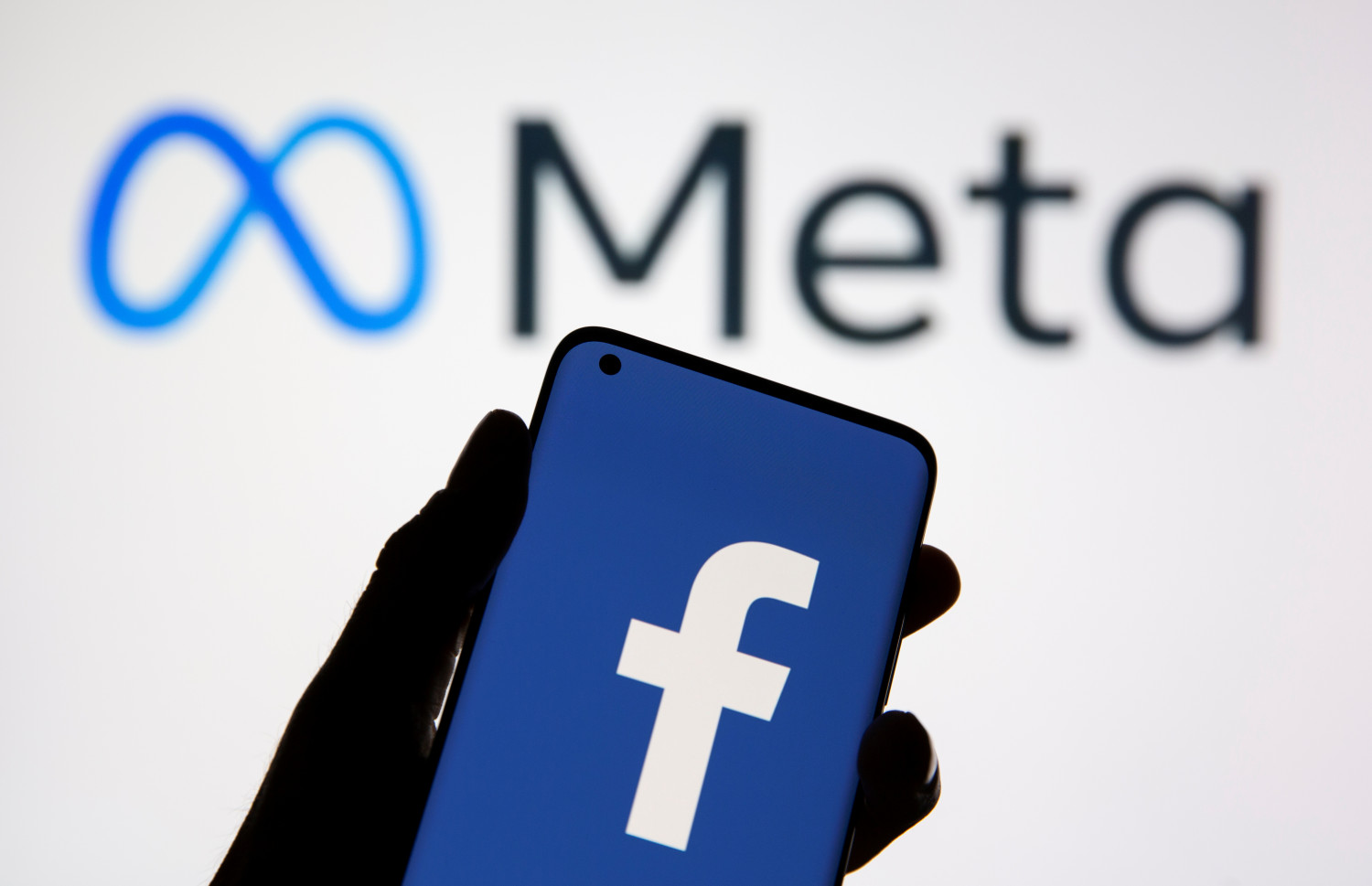 Rusia restringe el acceso a las redes sociales Facebook y Twitter en el país
