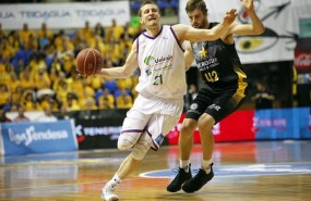 ep adam waczynski e aaron doornekamp iberostar tenerifeunicaja