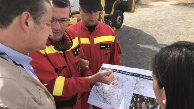 ep antonio sanz visitazona afectadaincendiomoguer huelva