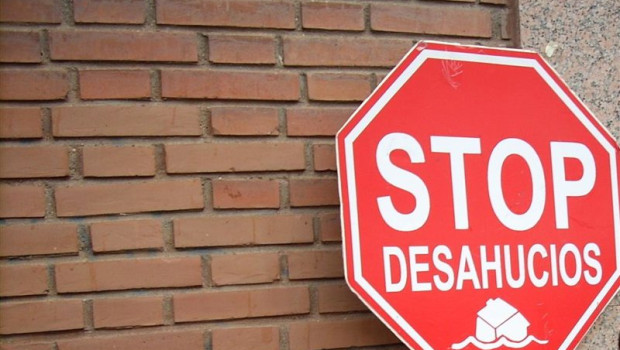 ep archivo   cartel de stop desahucios