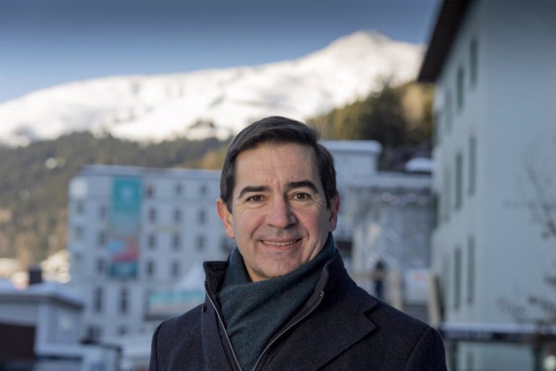 Torres (BBVA) pide desde Davos acelerar la descarbonización con el apoyo de la banca