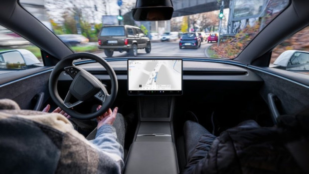 ep archivo   tesla iniciara en espana las primeras pruebas del sistema de conduccion full