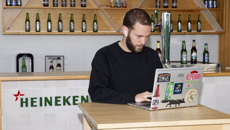 ep archivo   trabajador de oficina de heineken