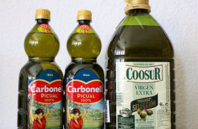 ep archivo   una garrafa y dos botellas de aceite en madrid espana