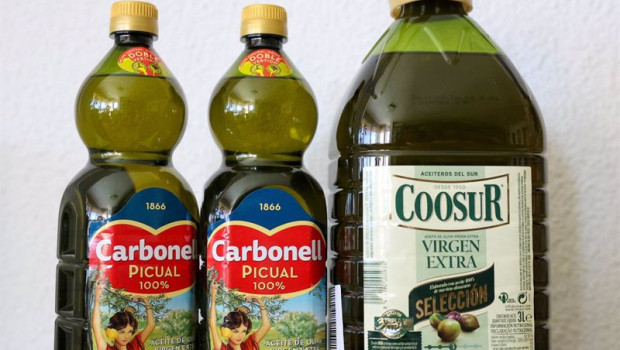 ep archivo una garrafa y dos botellas de aceite en madrid espana ep archivo una garrafa y dos botellas de aceite en madrid espana