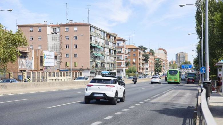 Archivo - Varios coches circulan en la A-5 | Jesús Hellín - Europa Press - Archivo ep archivo varios coches circulan en la a 5