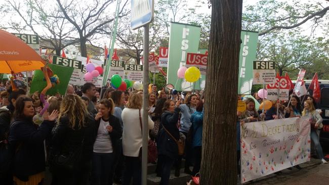 Concentración en Educación de representantes de escuelas infantiles | EUROPA PRESS/M.G. ep concentracioneducacionrepresentantesescuelas infantiles