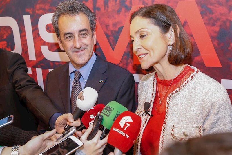ep el consejero de innovacion e industria francisco martin con la ministra en funciones reyes maroto