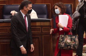 ep el presidente del gobierno pedro sanchez conversa con la ministra de portavoz y de hacienda maria