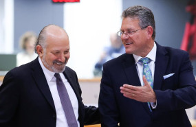 ep el secretario de comercio de eeuu howard lutnick i y el comisario de comercio maros sefcovic