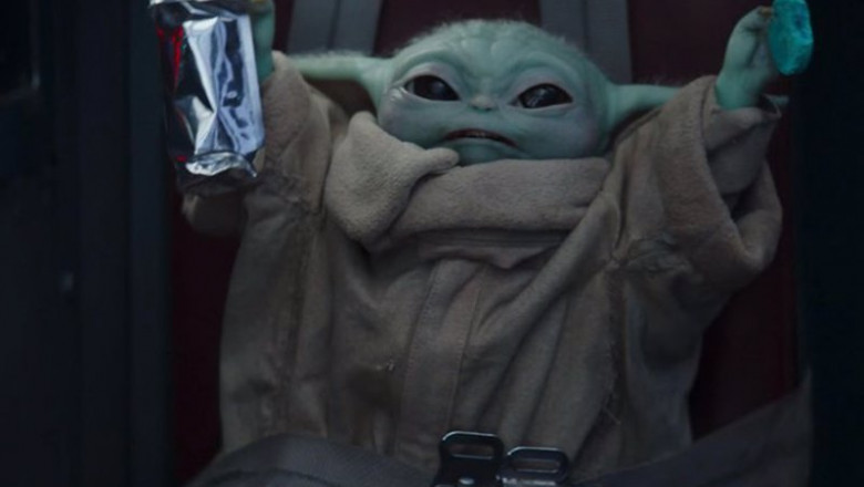 ep grogu comiendo galletas en the mandalorian ep grogu comiendo galletas en the mandalorian