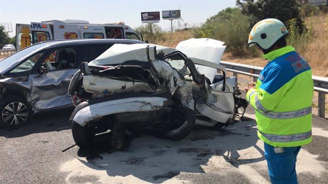 Herida una mujer de 25 años tras accidente con tres vehículos en la M-503. | EMERGENCIAS 112 COMUNIDAD DE MADRID ep heridamujer25 anosaccidentetres vehiculosla m-503