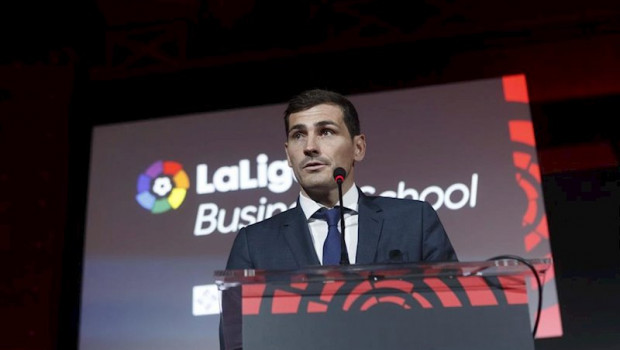 ep iker casillas durante la graduacion de la primera promocion de laliga business school