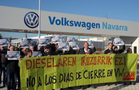 ep imagen de una concentracion de lab frente a volkswagen navarra en 2018