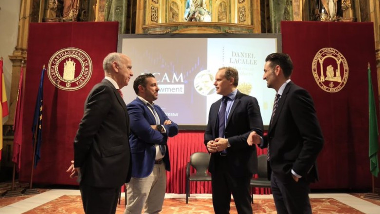 ep jose miguel mate jose luis mendoza garcia daniel lacalle y samuel mendoza conversando tras el ep jose miguel mate jose luis mendoza garcia daniel lacalle y samuel mendoza conversando tras el