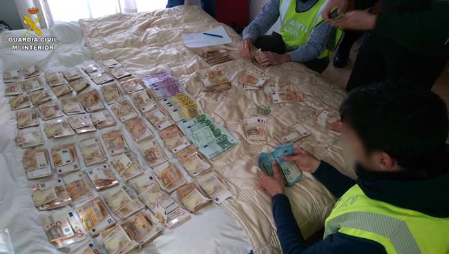 ep la guardia civil desmantelaorganizacion criminalintroducia grandes can
