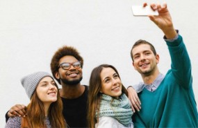 millennial selfie