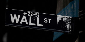 photo d archives une plaque de rue de wall street est vue pres de la bourse de new york 