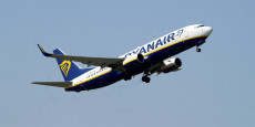 ryanair revoit a la hausse son objectif de passagers pour l annee a fin mars 2022 