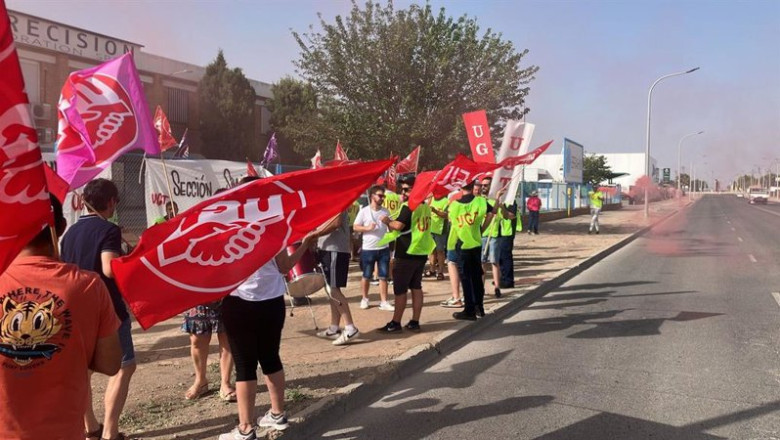 ep archivo concentracion de trabajadores en la empresa brahm manzanares ep archivo concentracion de trabajadores en la empresa brahm manzanares