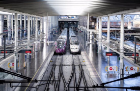 ep archivo   dos trenes en las vias de la estacion de atocha almudena grandes a 20 de diciembre de