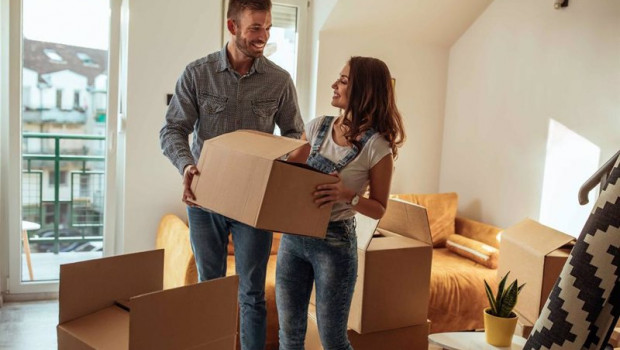 ep archivo   imagen de recurso de una pareja realizando la mudanza a su nueva casa