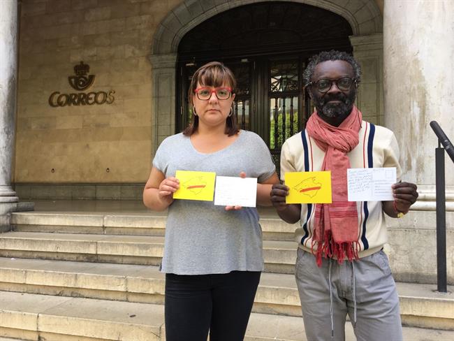 Busquets y Balboa envían postales a los presos políticos catalanes | MÉS PER MALLORCA ep busquetsbalboa envian postaleslos presos politicos catalanes