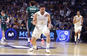 ep campazzo celebra una canasta en la final de copa