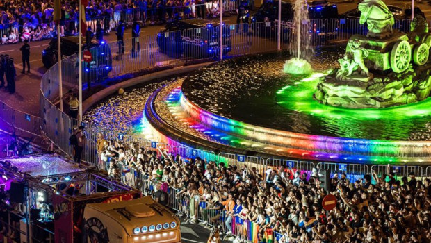 ep carrozas durante la manifestacion del orgullo lgtbi 2023