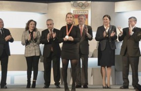 ep comite olimpico espanol coe le concedemedallaplatalydia valentin