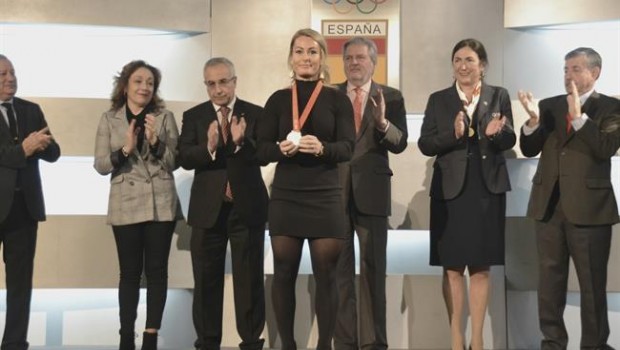 ep comite olimpico espanol coe le concedemedallaplatalydia valentin