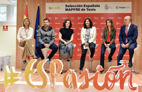 ep de izda a dcha eva piera sergi bruguera isabel diaz ayuso maria jose rienda andrea levy y miguel