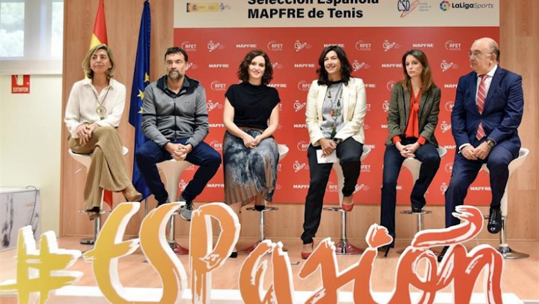 ep de izda a dcha eva piera sergi bruguera isabel diaz ayuso maria jose rienda andrea levy y miguel ep de izda a dcha eva piera sergi bruguera isabel diaz ayuso maria jose rienda andrea levy y miguel