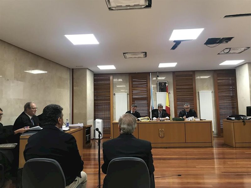 ep dos excargos de la xunta acusados de falsificacion de documento