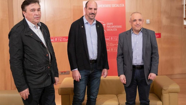 ep el diputado de teruel existe en el congrso tomas guitarte con el secretario general del grupo
