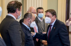 ep el ministro de agricultura pesca y alimentacion luis planas d saluda a representantes del sector